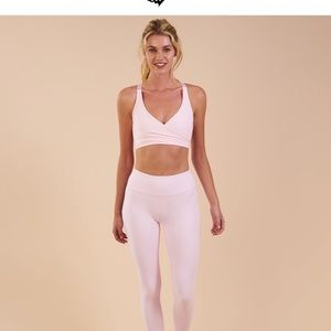 ISO GYMSHARK ELITE SPORTS BRA IN PINK SIZE S